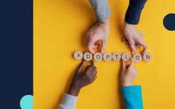 Adoption : une attestation d’honorabilité désormais obligatoire pour les futurs parents 